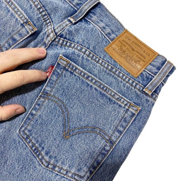 NEW Levi's Wedgie Icon High Rise Fray Hem Straight Leg Ankle Jeans in Shut Up - Picture 5 of 6